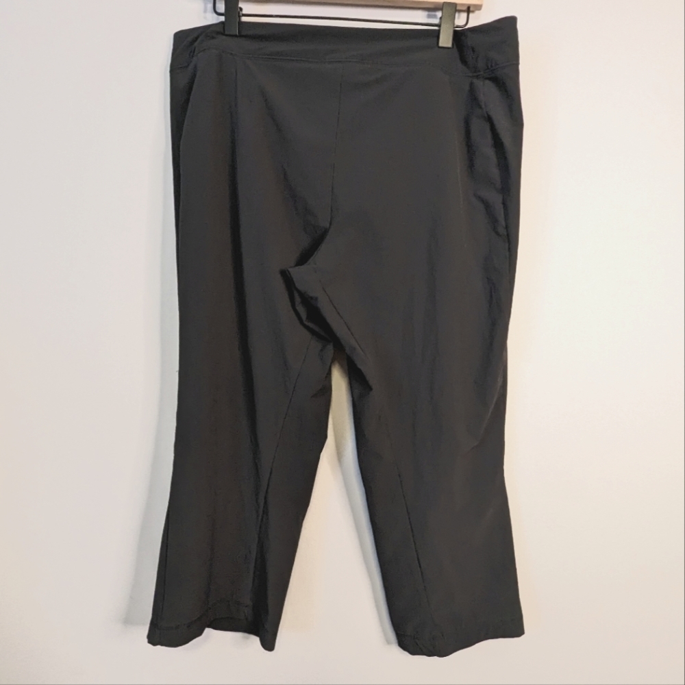 Mountain Hardwear Ellinor Hiking Outdoor Capris Pants Size 12 Black OL2295 EUC - Picture 3 of 8